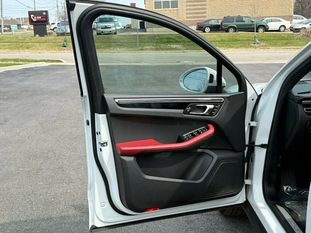 2020 Porsche Macan S AWD - 23003577 - 15