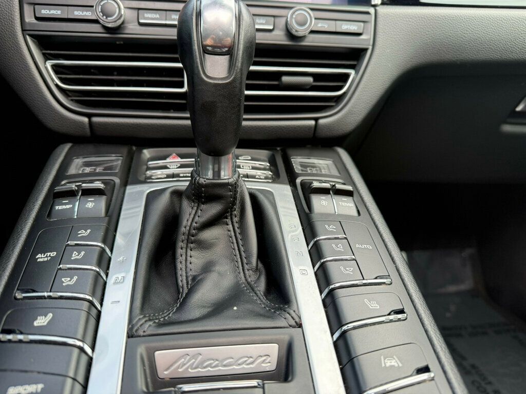 2020 Porsche Macan S AWD - 23003577 - 25