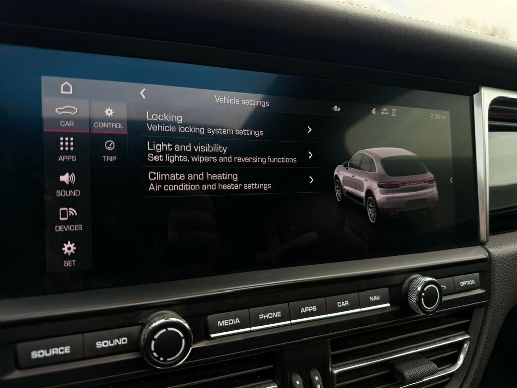 2020 Porsche Macan S AWD - 23003577 - 29