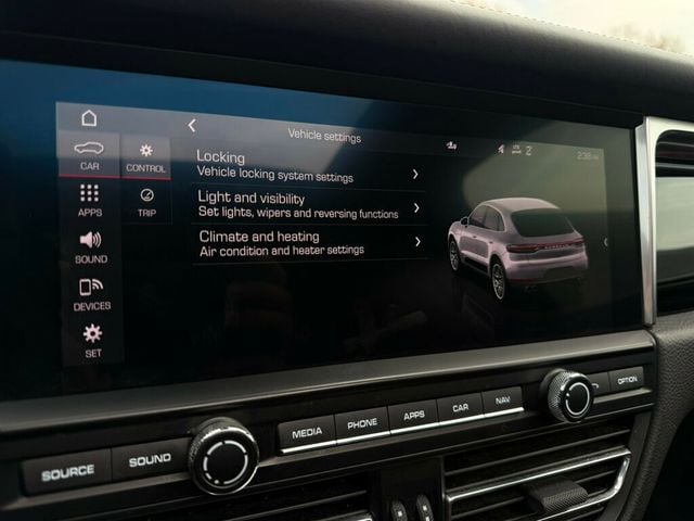 2020 Porsche Macan S AWD - 23003577 - 29