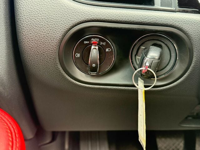 2020 Porsche Macan S AWD - 23003577 - 30