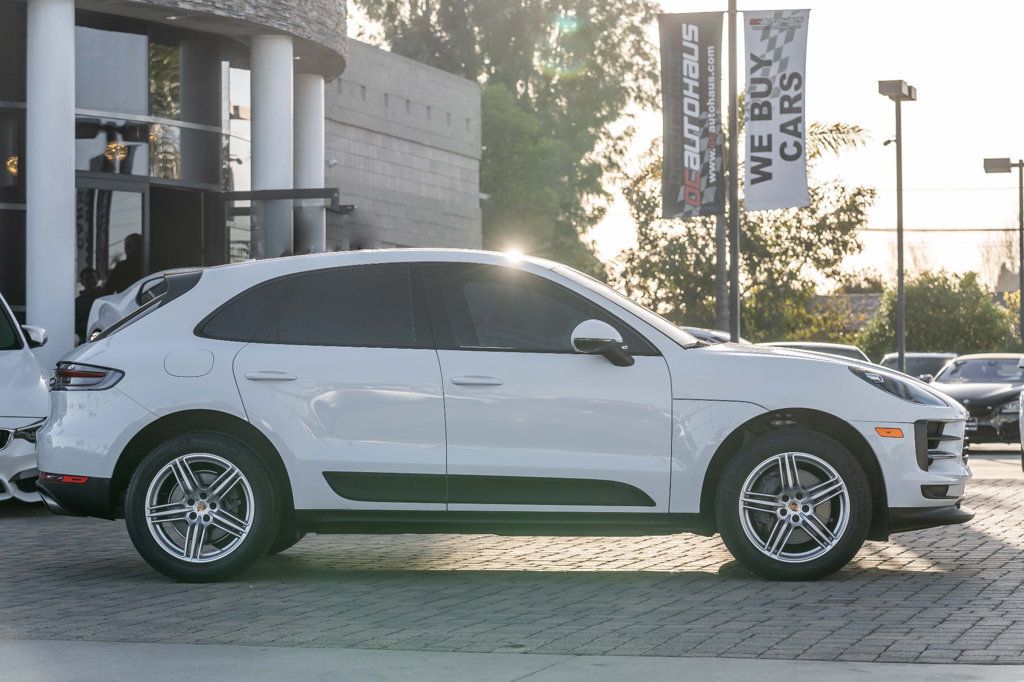 2020 Porsche Macan S AWD W/ PANO SUNROOF - 22317760 - 4