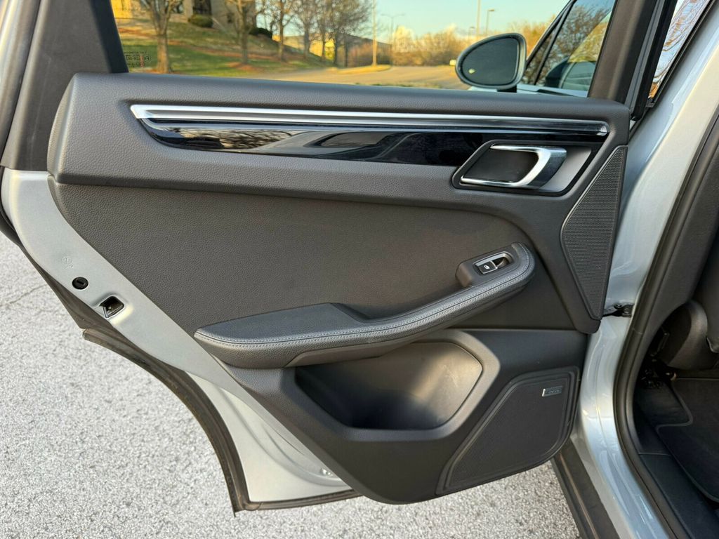 2020 Porsche Macan S, Premium Pack Plus, 21" Sport Classic Wheels, Park Assist  - 22995006 - 19