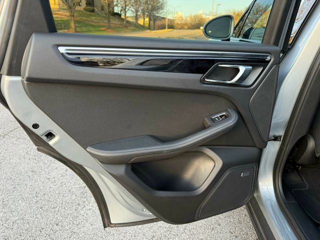 2020 Porsche Macan S, Premium Pack Plus, 21" Sport Classic Wheels, Park Assist  - 22995006 - 19