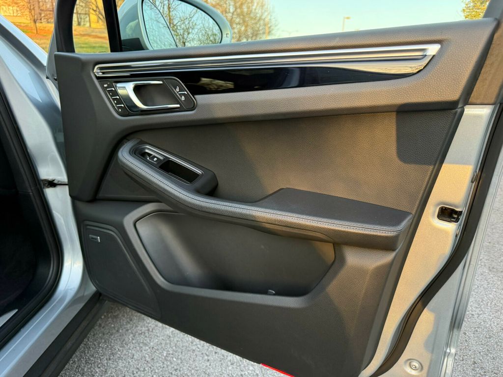 2020 Porsche Macan S, Premium Pack Plus, 21" Sport Classic Wheels, Park Assist  - 22995006 - 26