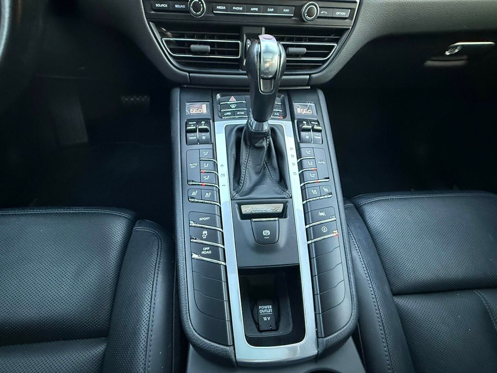 2020 Porsche Macan S, Premium Pack Plus, 21" Sport Classic Wheels, Park Assist  - 22995006 - 33