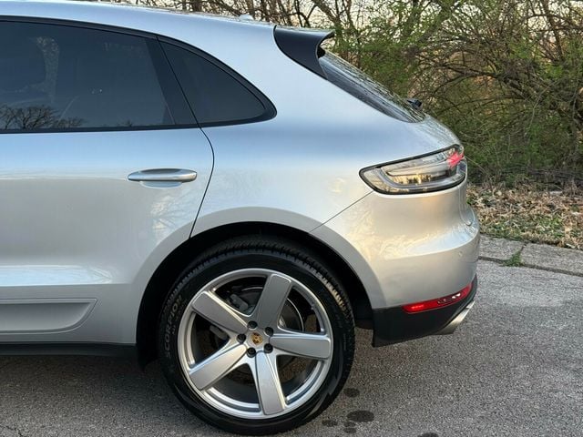 2020 Porsche Macan S, Premium Pack Plus, 21" Sport Classic Wheels, Park Assist  - 22995006 - 4