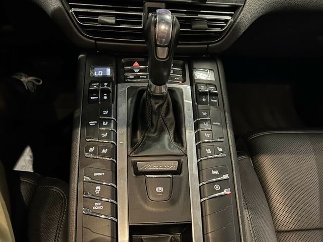 2020 Porsche Macan S/PremiumPkgPlus/Htd&CldSeats/PanoRoof/AppleCarplay/BoseSound - 22937625 - 22