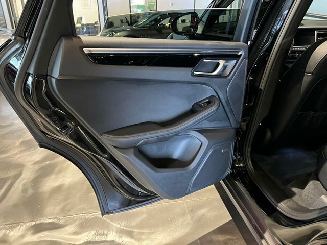 2020 Porsche Macan S/PremiumPkgPlus/Htd&CldSeats/PanoRoof/AppleCarplay/BoseSound - 22937625 - 24