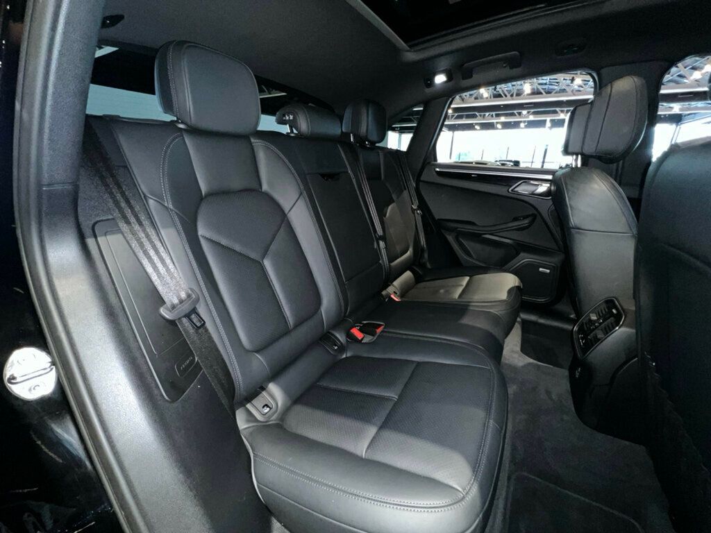 2020 Porsche Macan S/PremiumPkgPlus/Htd&CldSeats/PanoRoof/AppleCarplay/BoseSound - 22937625 - 30
