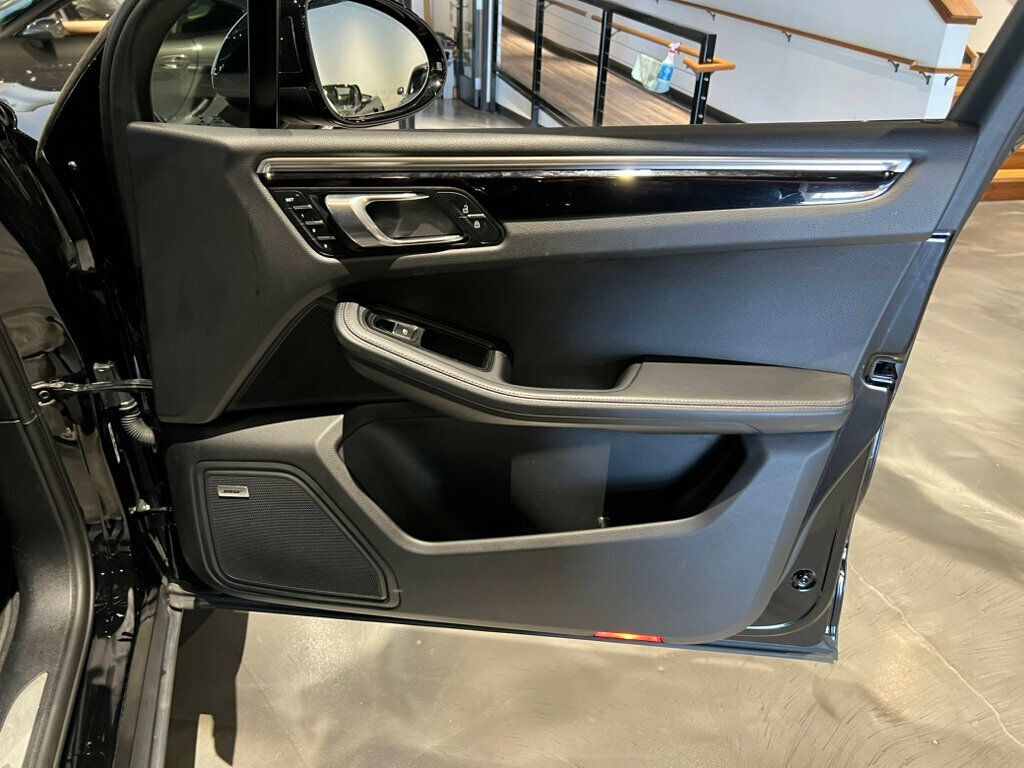 2020 Porsche Macan S/PremiumPkgPlus/Htd&CldSeats/PanoRoof/AppleCarplay/BoseSound - 22937625 - 31
