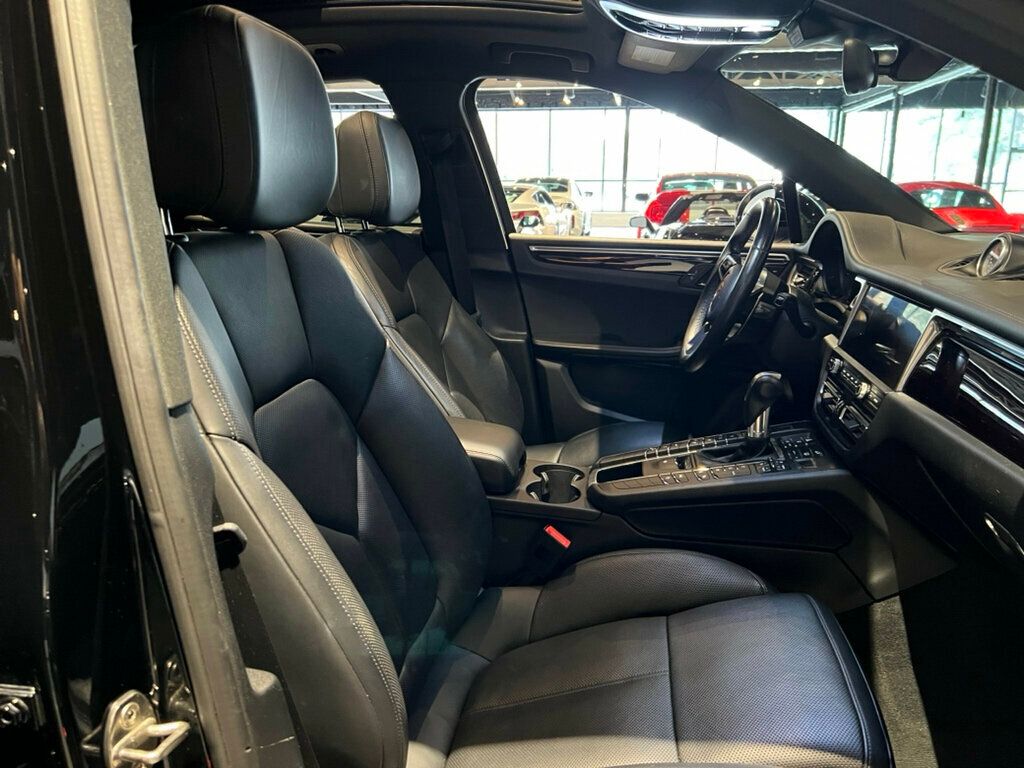 2020 Porsche Macan S/PremiumPkgPlus/Htd&CldSeats/PanoRoof/AppleCarplay/BoseSound - 22937625 - 32