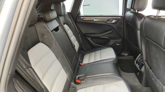 2020 Porsche Macan Turbo AWD - 23047022 - 23