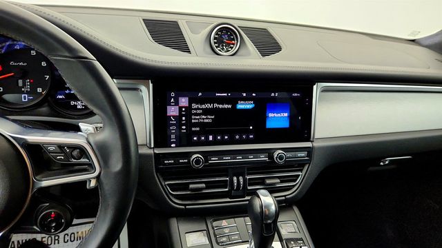 2020 Porsche Macan Turbo AWD w/ Premium Package Plus & Sport Chrono Pkg - 23036481 - 17