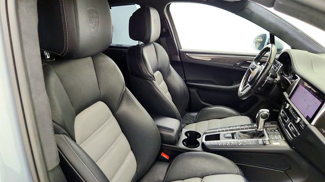 2020 Porsche Macan Turbo AWD w/ Premium Plus Pkg & Sport Chrono Pkg - 23047022 - 24