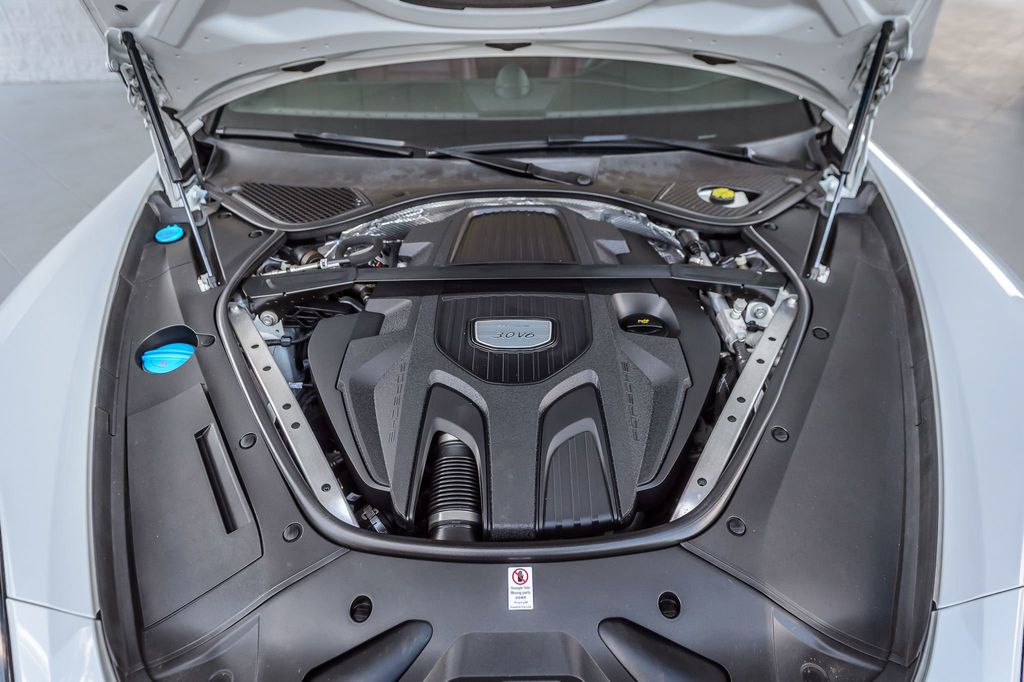 2020 Porsche Panamera PANAMERA - WHITE ON RED LEATHER - NAV - PANO ROOF - BLUETOOTH - 22901827 - 16