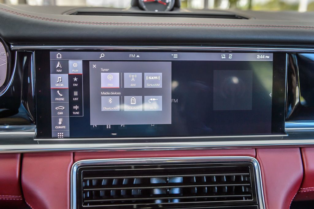 2020 Porsche Panamera PANAMERA - WHITE ON RED LEATHER - NAV - PANO ROOF - BLUETOOTH - 22901827 - 21