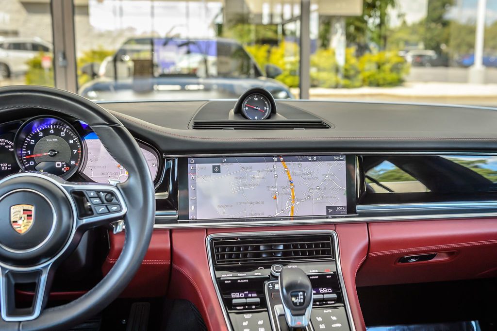 2020 Porsche Panamera PANAMERA - WHITE ON RED LEATHER - NAV - PANO ROOF - BLUETOOTH - 22901827 - 28