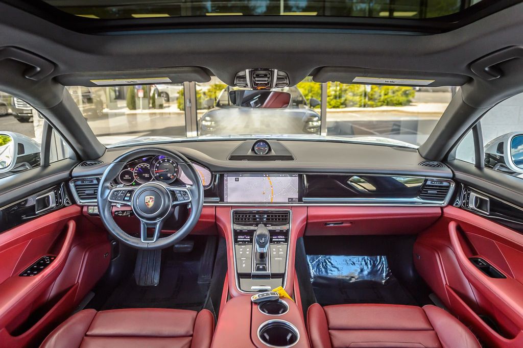 2020 Porsche Panamera PANAMERA - WHITE ON RED LEATHER - NAV - PANO ROOF - BLUETOOTH - 22901827 - 2