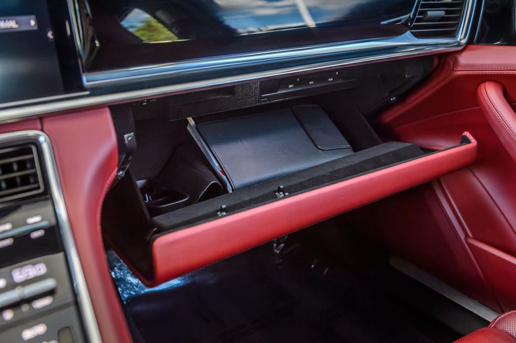 2020 Porsche Panamera PANAMERA - WHITE ON RED LEATHER - NAV - PANO ROOF - BLUETOOTH - 22901827 - 32