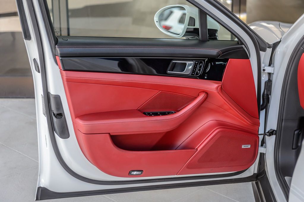 2020 Porsche Panamera PANAMERA - WHITE ON RED LEATHER - NAV - PANO ROOF - BLUETOOTH - 22901827 - 44