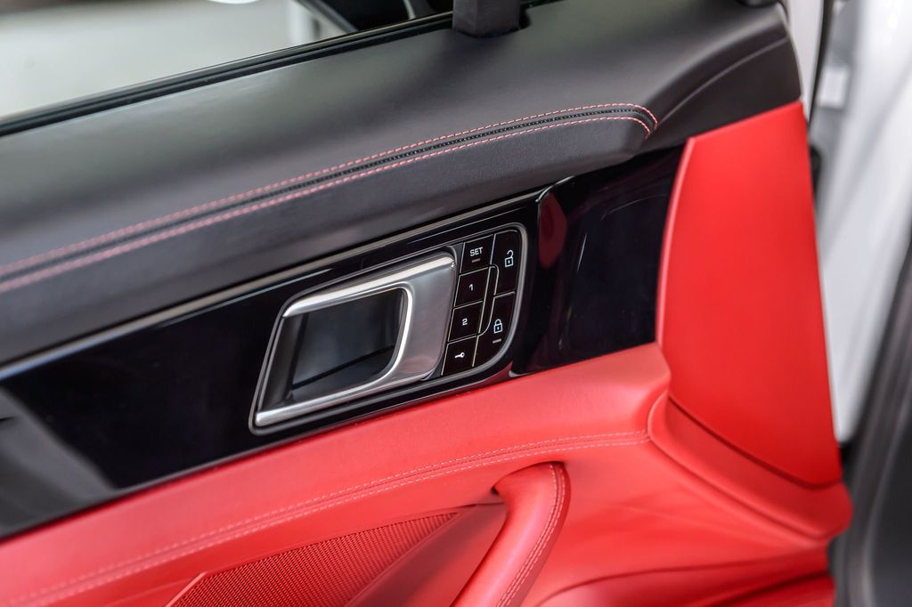 2020 Porsche Panamera PANAMERA - WHITE ON RED LEATHER - NAV - PANO ROOF - BLUETOOTH - 22901827 - 46