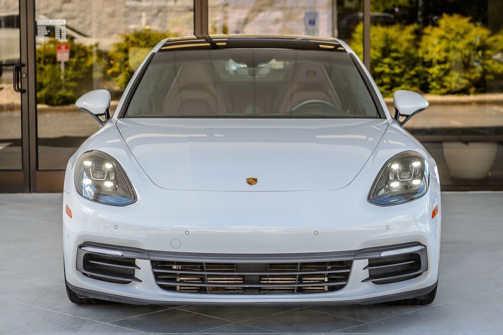 2020 Porsche Panamera PANAMERA - WHITE ON RED LEATHER - NAV - PANO ROOF - BLUETOOTH - 22901827 - 4