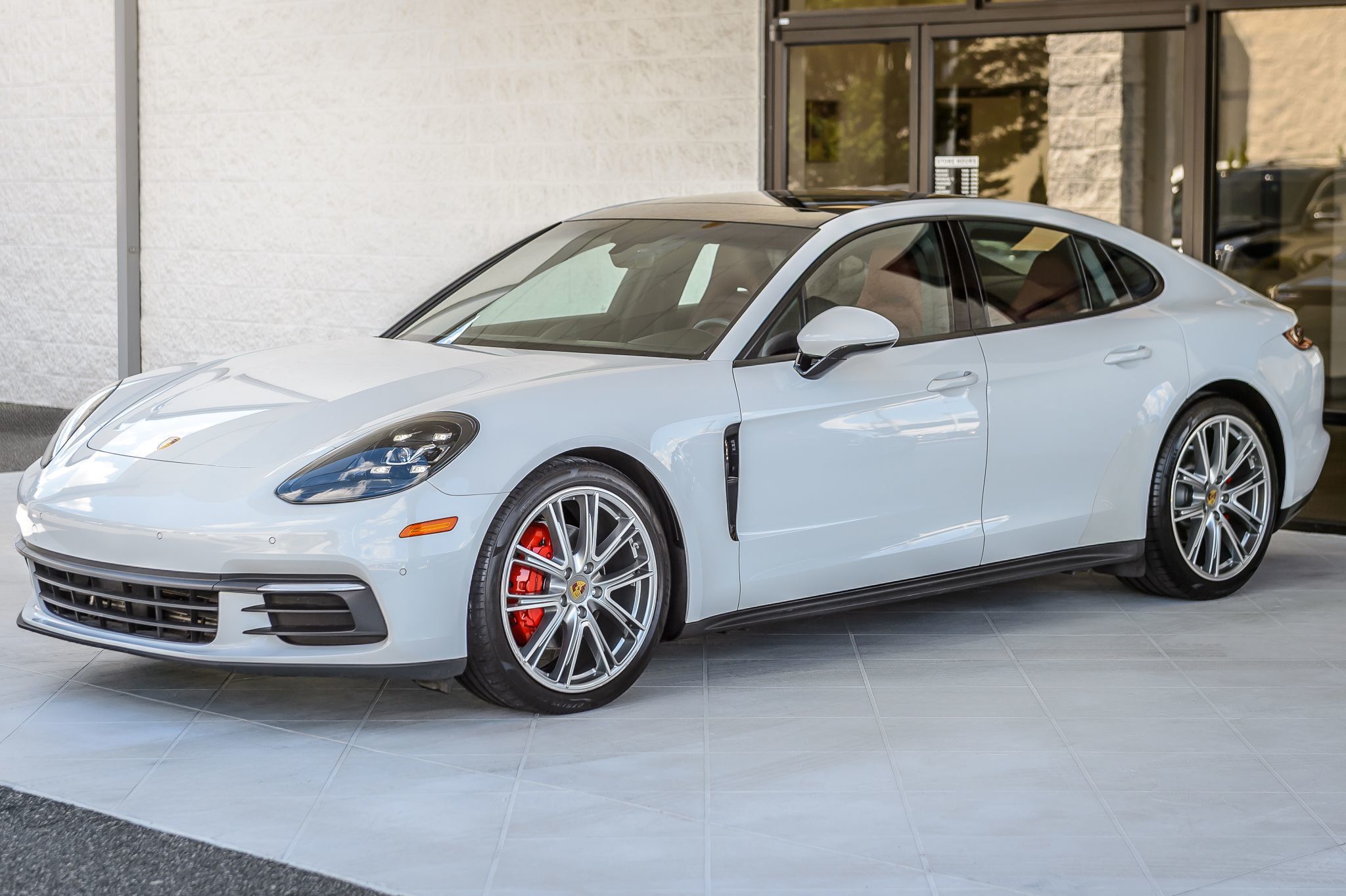 2020 Porsche Panamera 4 photo 6