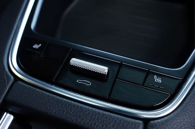 2020 Porsche Panamera RWD - 23034843 - 35
