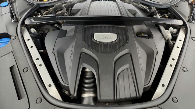 2020 Porsche Panamera RWD with Premium Package and 20'' Turbo Wheels - 22954472 - 27