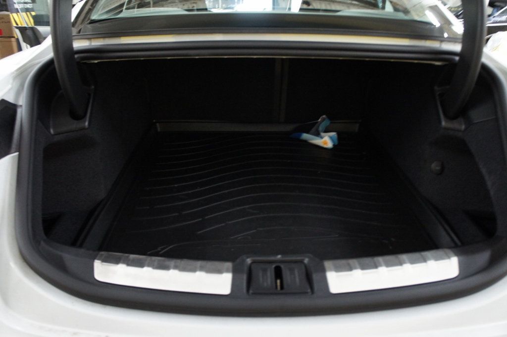 2020 Porsche Taycan 1-Owner, Low Mileage, Immaculate! - 23004436 - 51