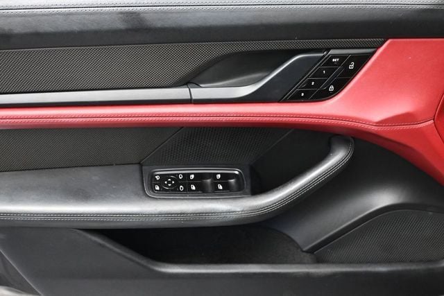 2020 Porsche Taycan 4S Sedan - 23046112 - 7