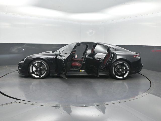 2020 Porsche Taycan 4S Sedan - 23093660 - 39