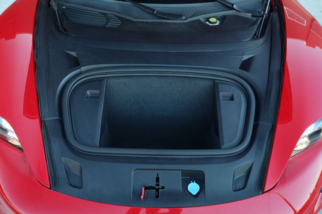 2020 Porsche Taycan 4S Sedan w/93.4kWh and Premium Pkg! - 22938595 - 12