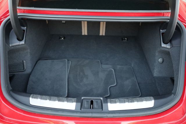 2020 Porsche Taycan 4S Sedan w/93.4kWh and Premium Pkg! - 22938595 - 16