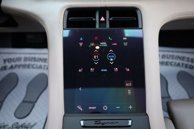 2020 Porsche Taycan 4S Sedan w/93.4kWh and Premium Pkg! - 22938595 - 24