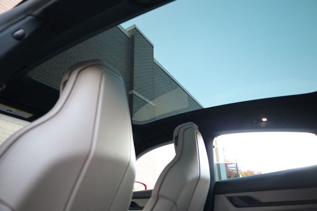 2020 Porsche Taycan 4S Sedan w/93.4kWh and Premium Pkg! - 22938595 - 27