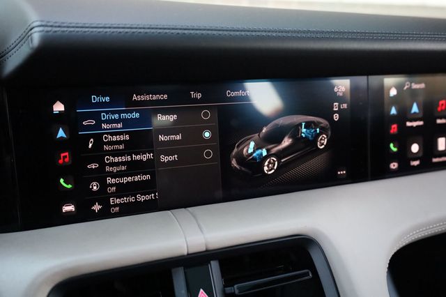 2020 Porsche Taycan 4S Sedan w/93.4kWh and Premium Pkg! - 22938595 - 34