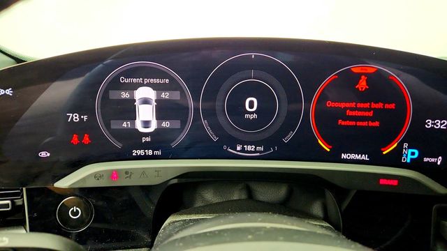 2020 Porsche Taycan 4S Sedan w/ Premium Pkg & SportDesign Pkg & 93-kWh Battery - 23094708 - 13