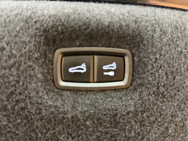 2020 Porsche Taycan Turbo Sedan - 23048700 - 24