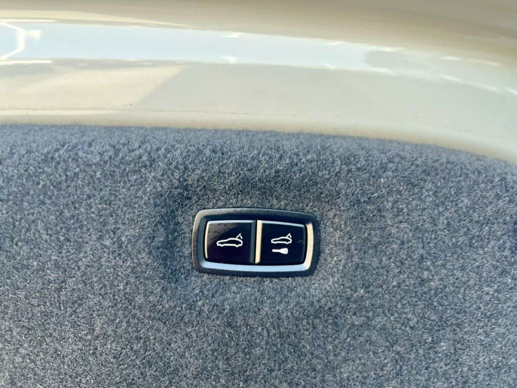 2020 Porsche Taycan Turbo Sedan - 23072250 - 14