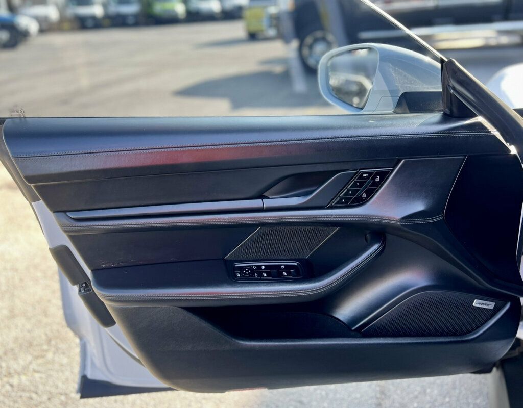 2020 Porsche Taycan Turbo Sedan - 23072250 - 18