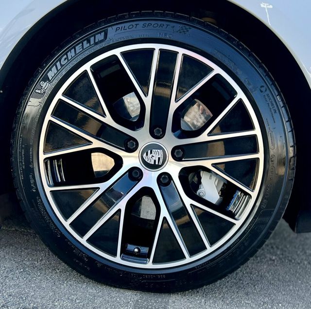 2020 Porsche Taycan Turbo Sedan - 23072250 - 35