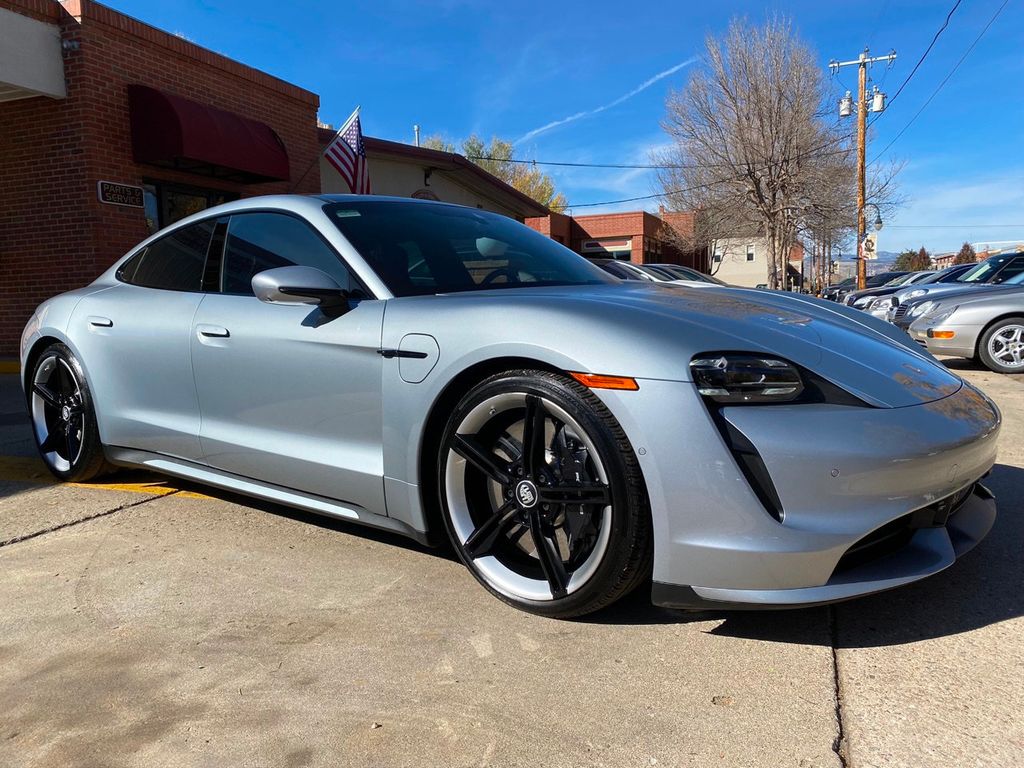 2020 Porsche Taycan Turbo photo 3