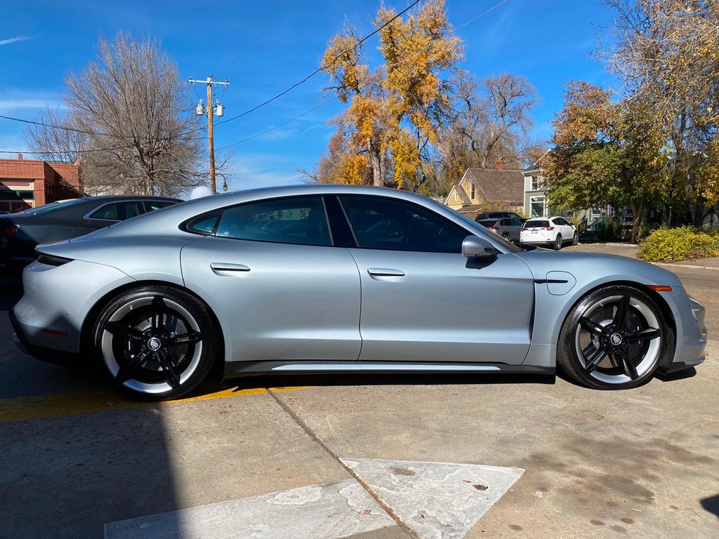 2020 Porsche Taycan Turbo photo 4
