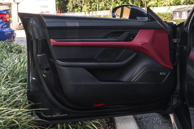 2020 Porsche Taycan Turbo Sedan - 23093450 - 31
