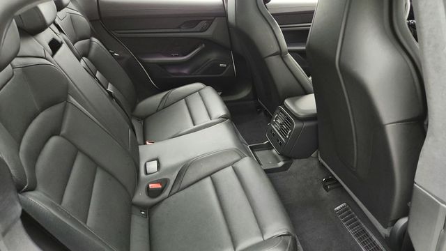 2020 Porsche Taycan Turbo Sedan w/ Premium Pkg, 21'' Wheels & Mobile Charger Connect - 22946645 - 23