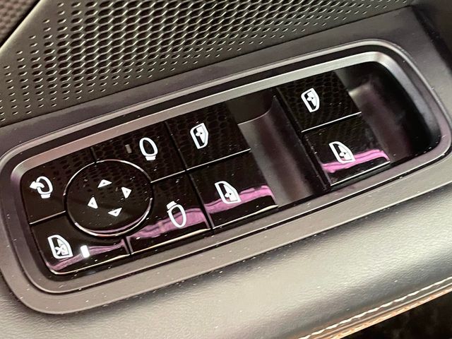 2020 Porsche Taycan Turbo S Sedan - 22936080 - 19