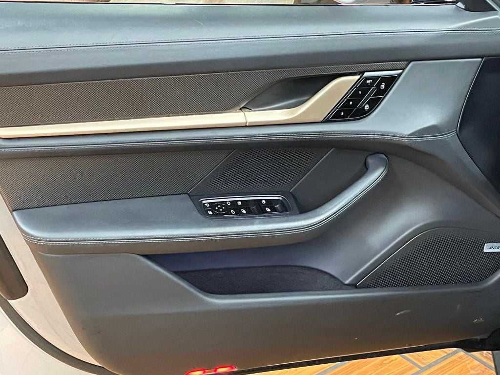 2020 Porsche Taycan Turbo S Sedan - 22966306 - 15