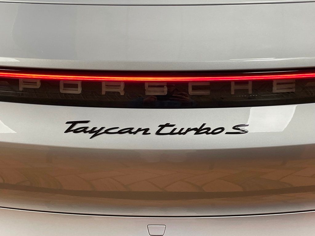 2020 Porsche Taycan Turbo S Sedan - 22966306 - 7